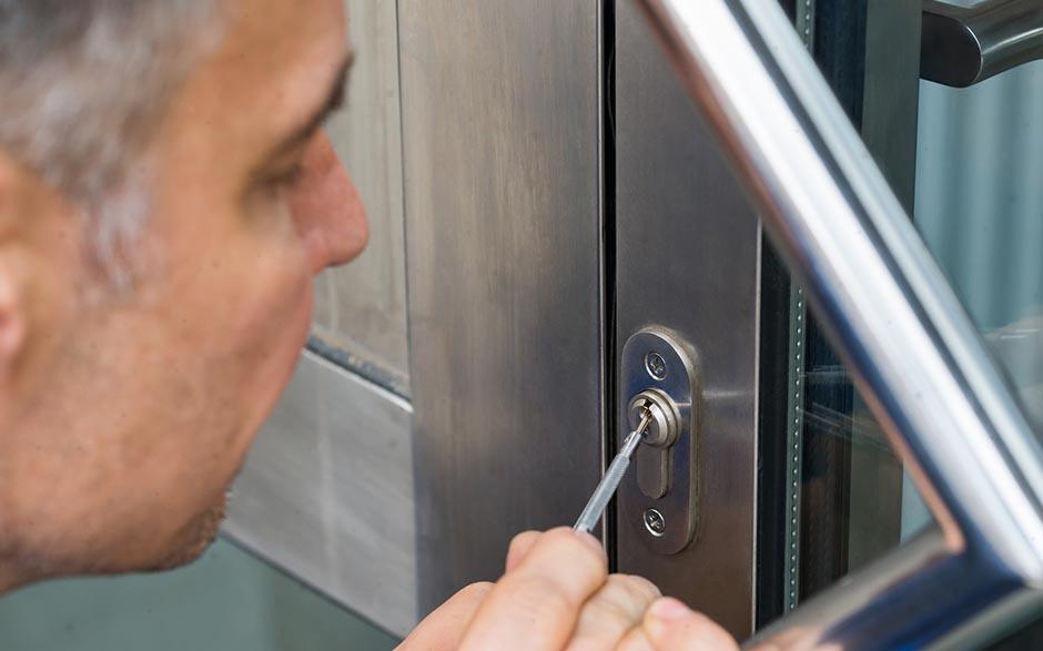 serrure bloquée porte fermée Paris 8